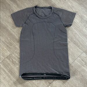 Lululemon Swiftly short sleeve tee